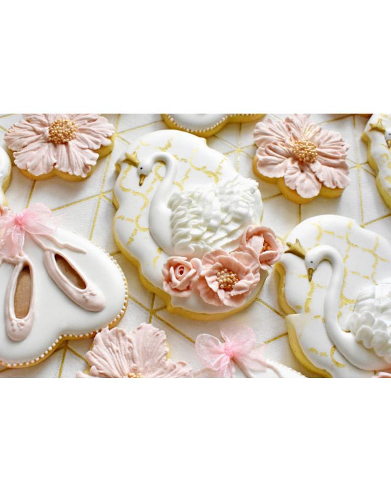 White Swan: corso Royal Icing con stencil e fiori in ghiaccia